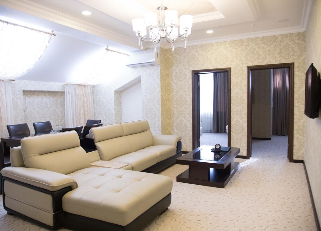 Premier Hotel 比什凯克 外观 照片