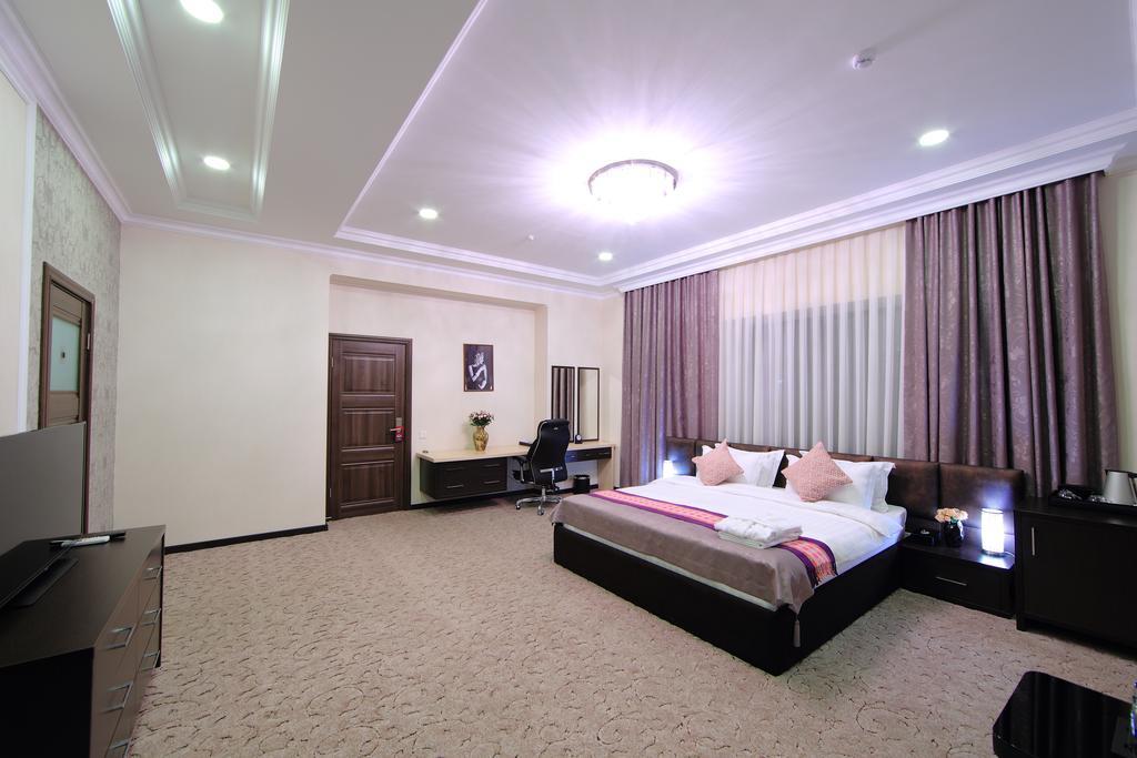 Premier Hotel 比什凯克 外观 照片