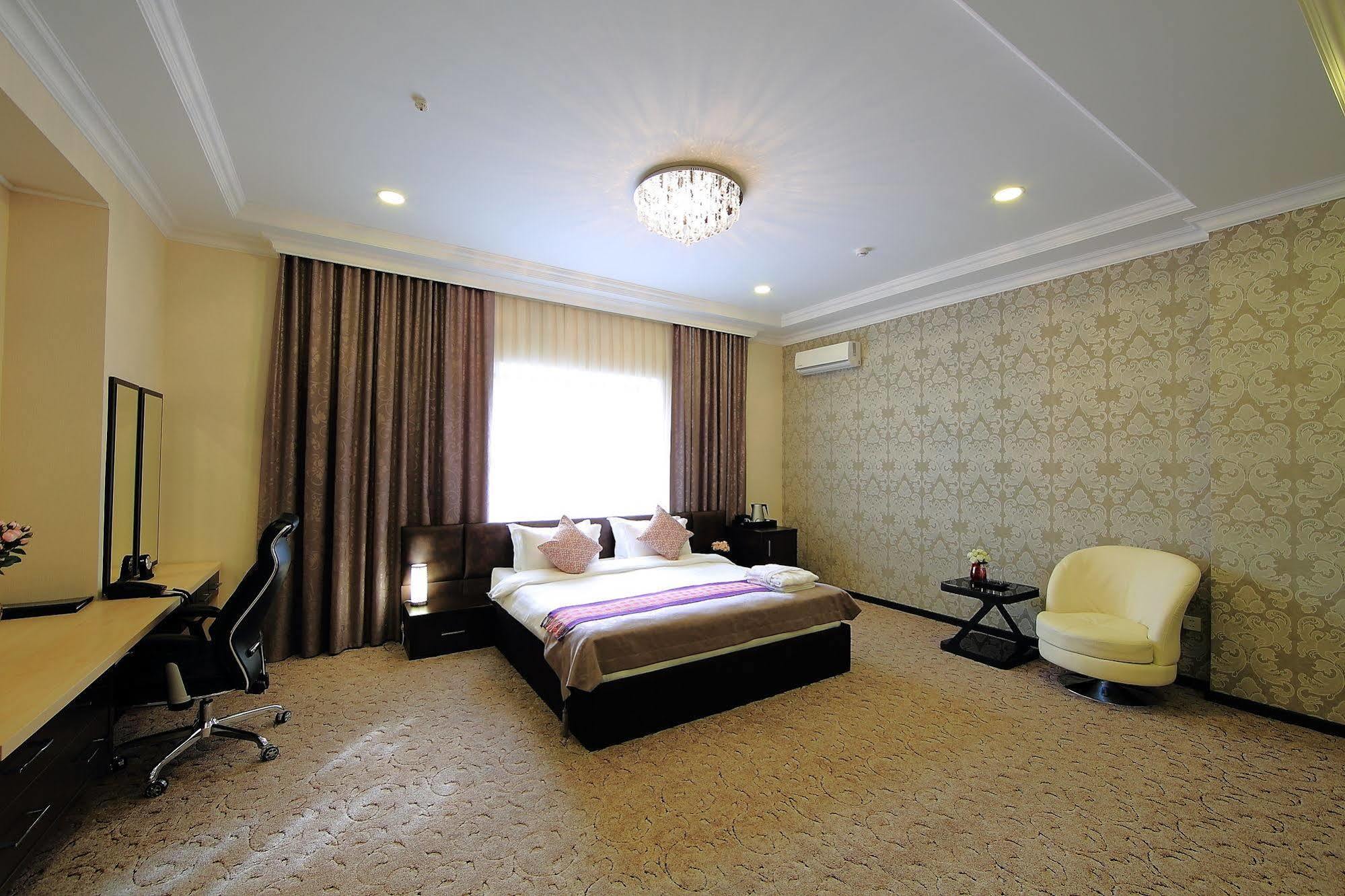 Premier Hotel 比什凯克 外观 照片