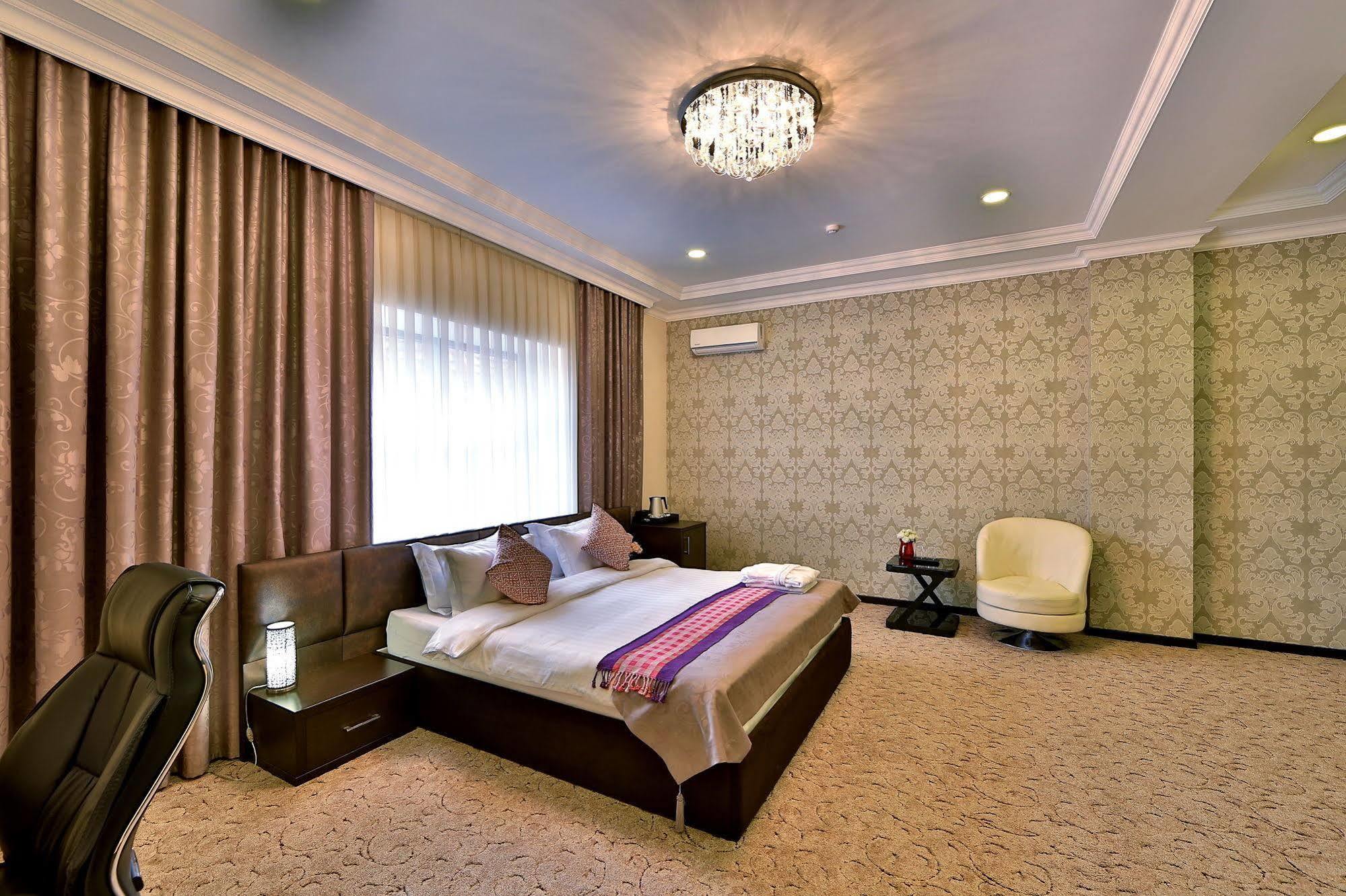 Premier Hotel 比什凯克 外观 照片