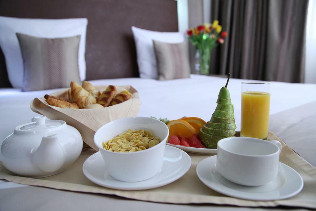 Premier Hotel 比什凯克 外观 照片